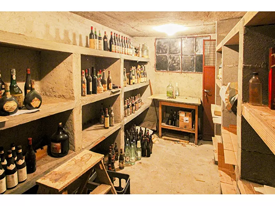 Immagine 28 di Villa in vendita  in Via Monte Cimone 33 a Castiglione Olona