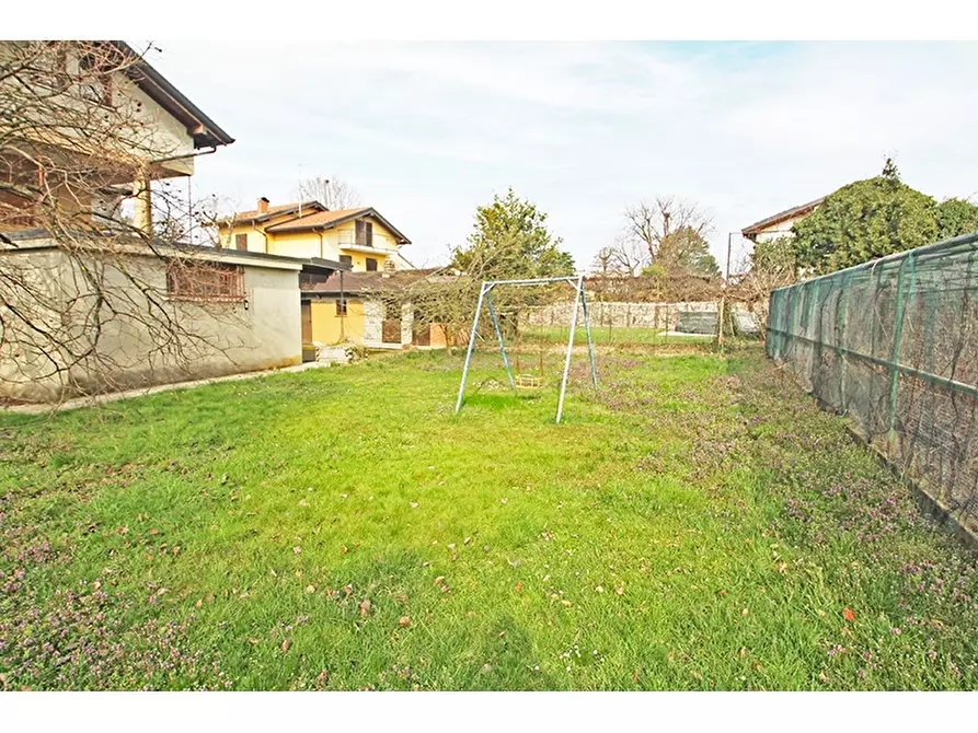 Immagine 2 di Villa in vendita  in Via Monte Cimone 33 a Castiglione Olona