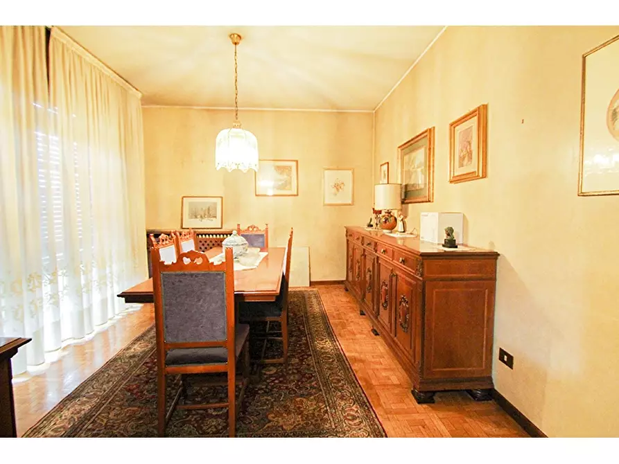 Immagine 3 di Villa in vendita  in Via Monte Cimone 33 a Castiglione Olona