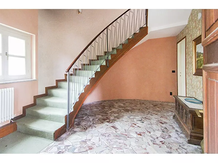 Immagine 23 di Villa in vendita  in Via Monte Cimone 33 a Castiglione Olona