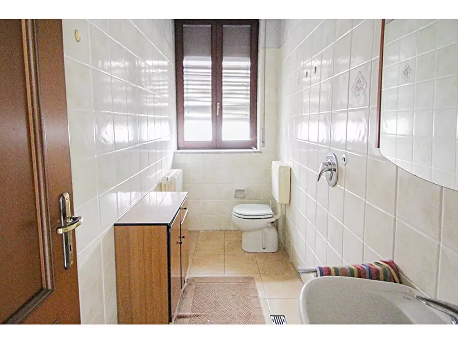 Immagine 22 di Villa in vendita  in Via Monte Cimone 33 a Castiglione Olona