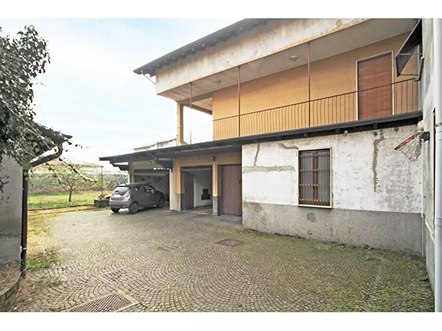 Immagine 31 di Villa in vendita  in Via Monte Cimone 33 a Castiglione Olona