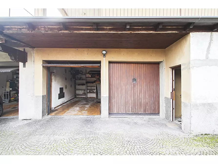 Immagine 30 di Villa in vendita  in Via Monte Cimone 33 a Castiglione Olona