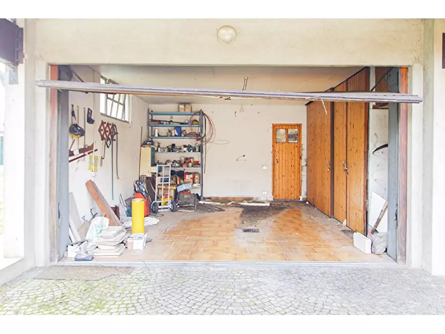 Immagine 29 di Villa in vendita  in Via Monte Cimone 33 a Castiglione Olona