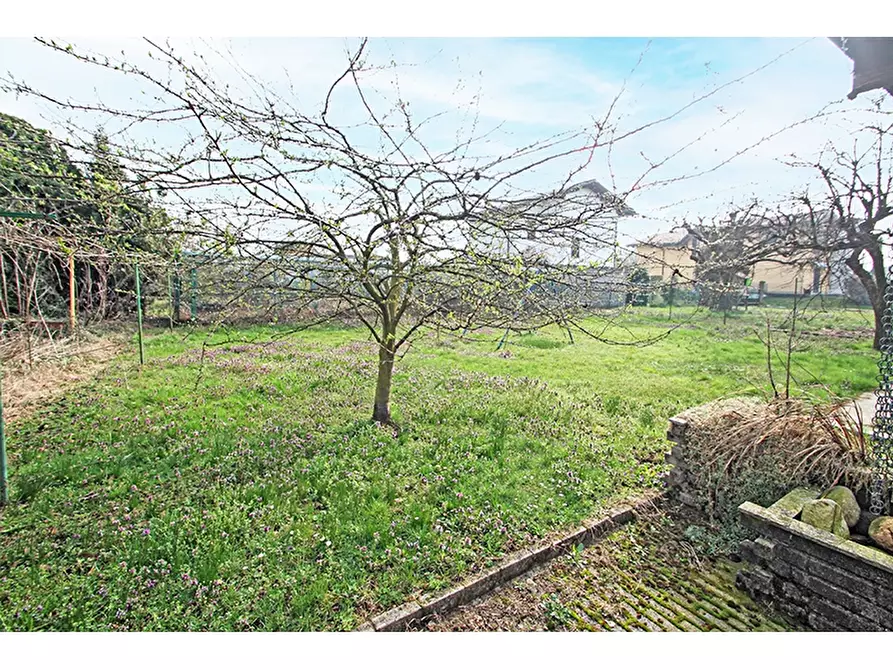 Immagine 33 di Villa in vendita  in Via Monte Cimone 33 a Castiglione Olona