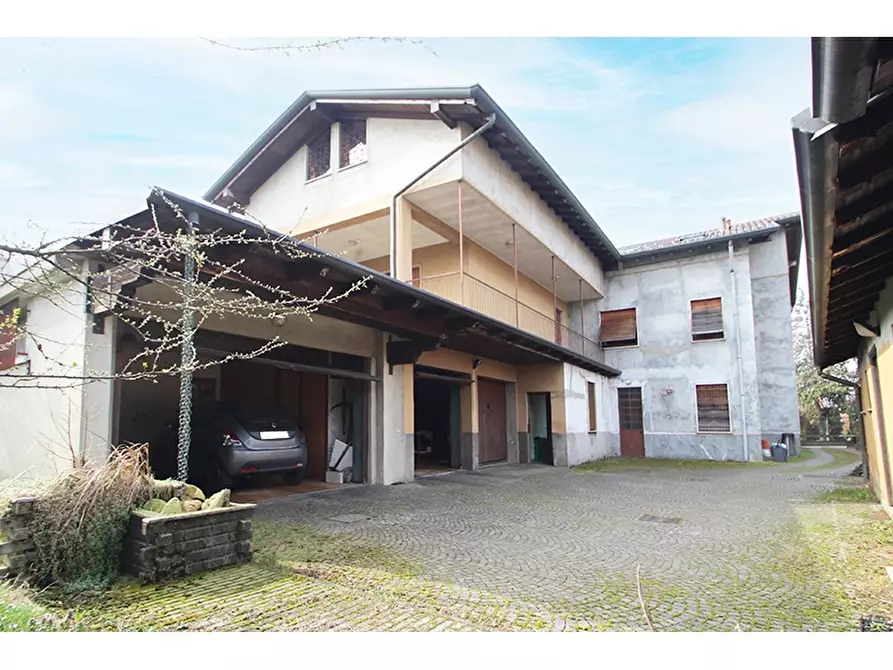 Immagine 32 di Villa in vendita  in Via Monte Cimone 33 a Castiglione Olona