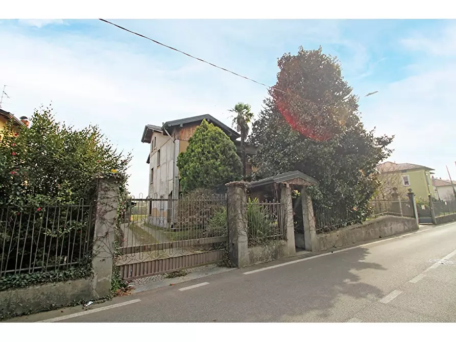 Immagine 37 di Villa in vendita  in Via Monte Cimone 33 a Castiglione Olona