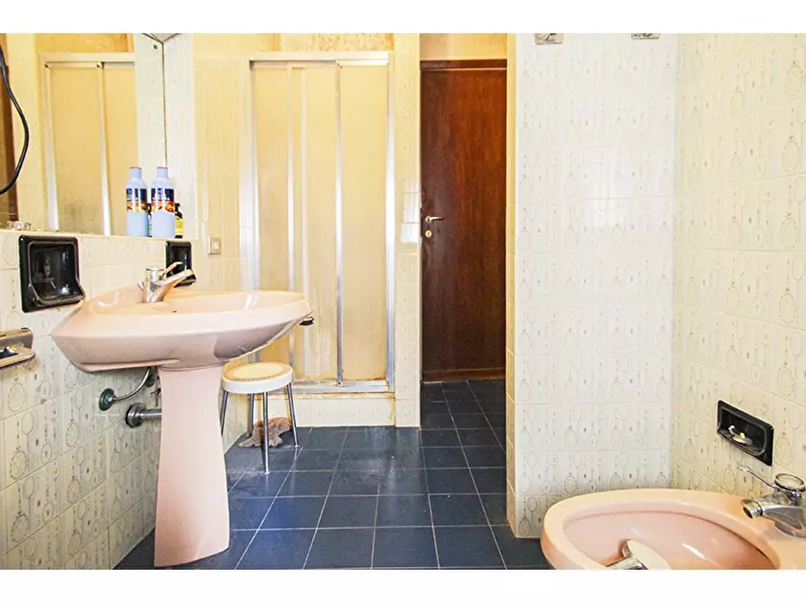 Immagine 10 di Villa in vendita  in Via Monte Cimone 33 a Castiglione Olona