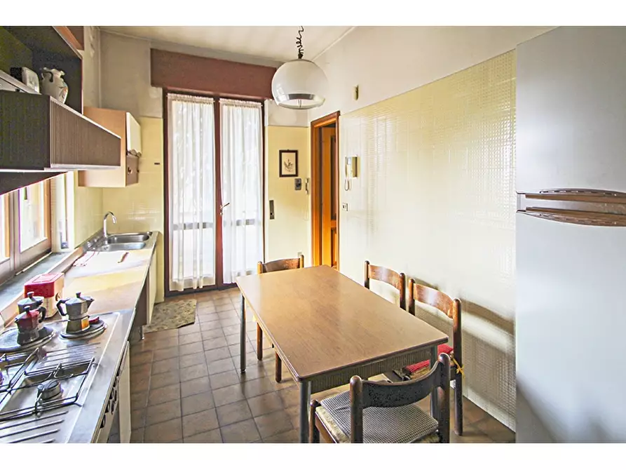 Immagine 15 di Villa in vendita  in Via Monte Cimone 33 a Castiglione Olona