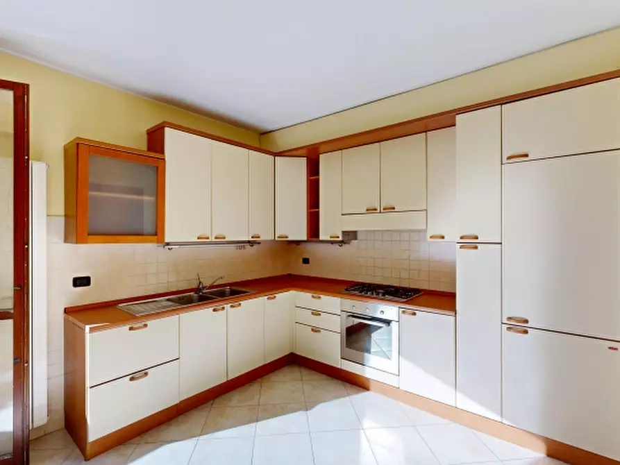 Immagine 6 di Appartamento in vendita  in Via Sordelli 3 a Venegono Inferiore
