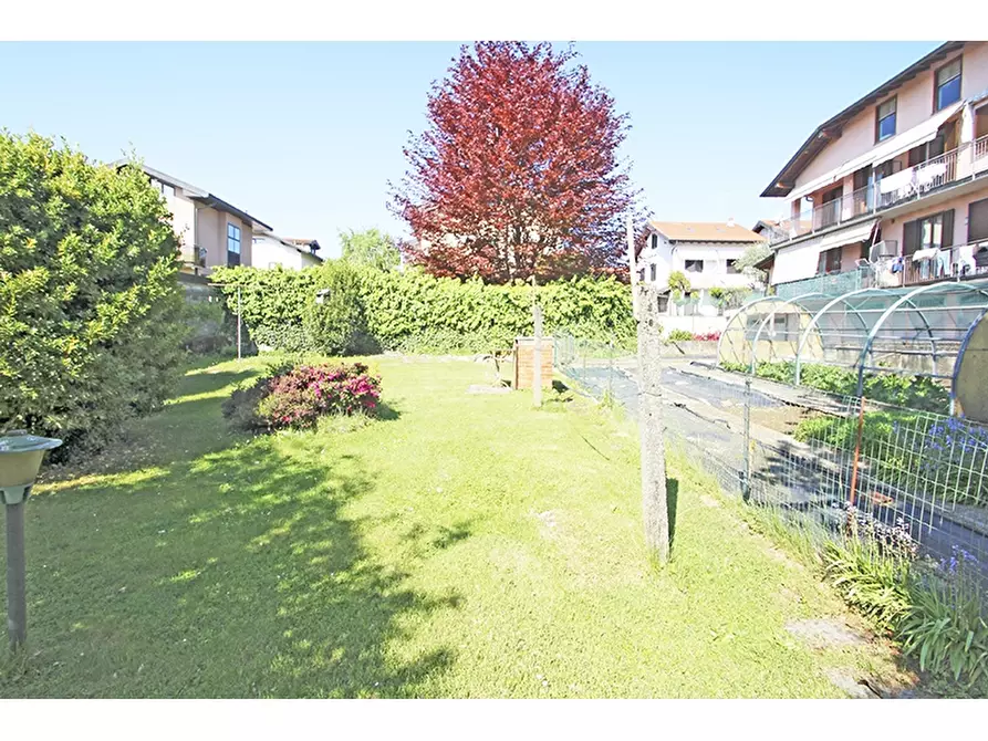 Immagine 2 di Appartamento in vendita  in Via Gian Lorenzo Bernini 6 a Vedano Olona