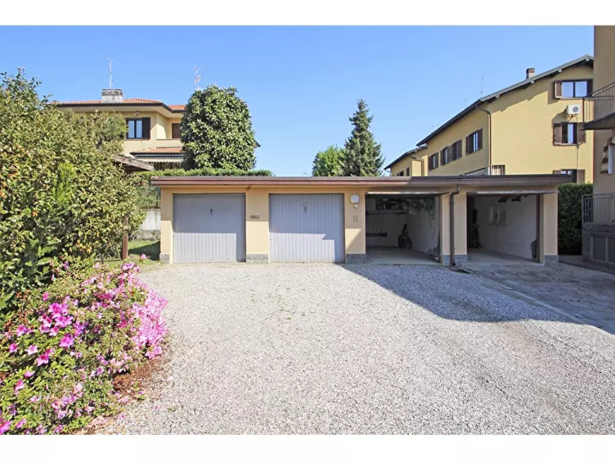 Immagine 27 di Appartamento in vendita  in Via Gian Lorenzo Bernini 6 a Vedano Olona