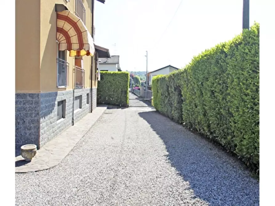 Immagine 23 di Appartamento in vendita  in Via Gian Lorenzo Bernini 6 a Vedano Olona
