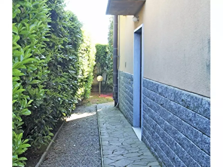 Immagine 24 di Appartamento in vendita  in Via Gian Lorenzo Bernini 6 a Vedano Olona