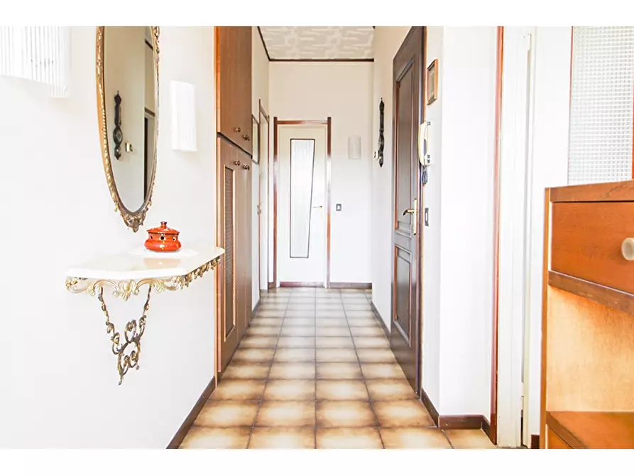 Immagine 5 di Appartamento in vendita  in Via Gian Lorenzo Bernini 6 a Vedano Olona