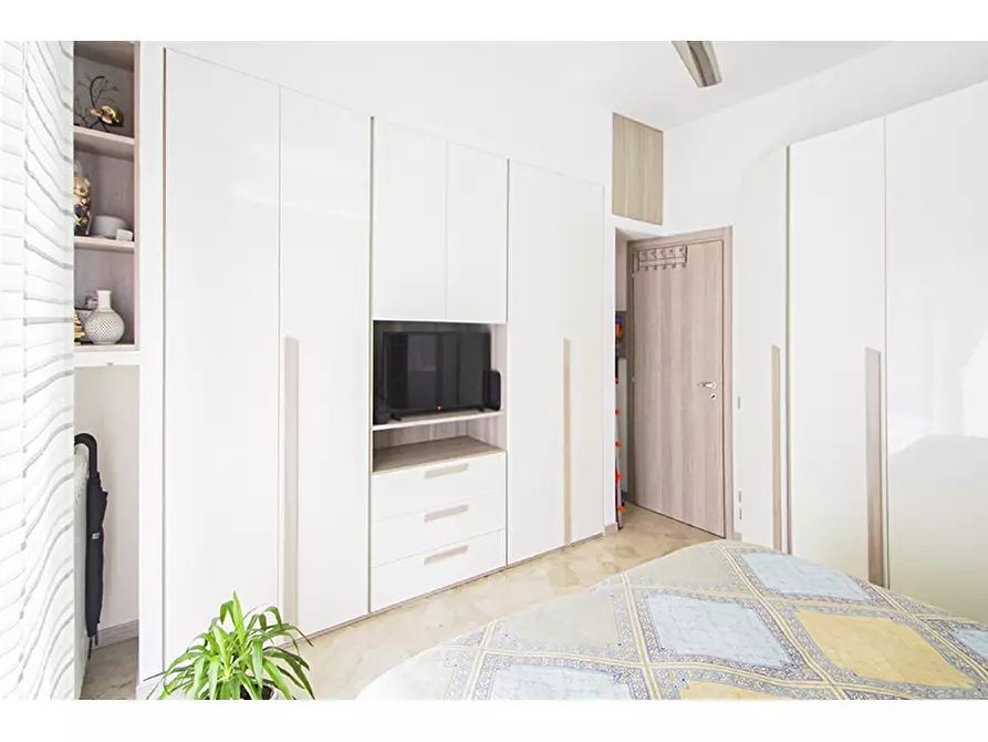 Immagine 15 di Villa in vendita  in Via De Gasperi 2 a Venegono Superiore