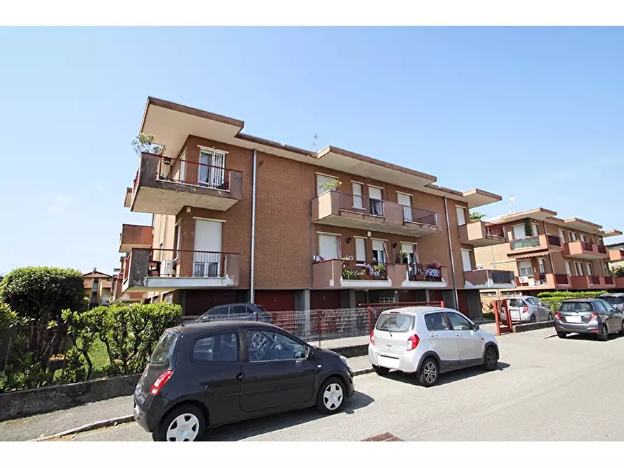 Immagine 1 di Appartamento in vendita  in Via Sciesa Amatore 1 a Tradate