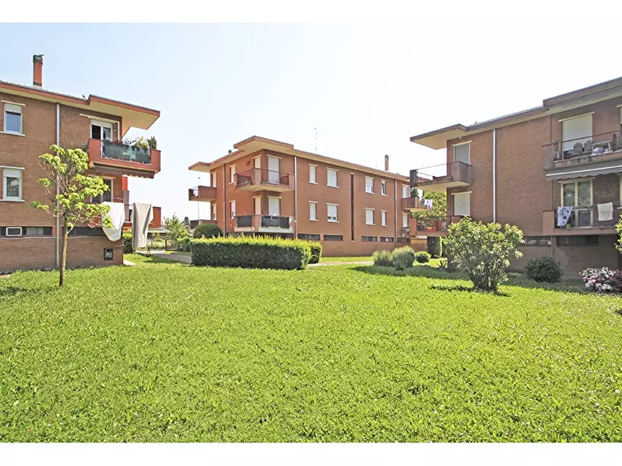 Immagine 18 di Appartamento in vendita  in Via Sciesa Amatore 1 a Tradate