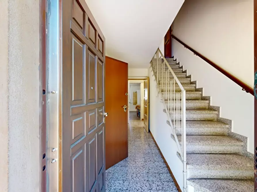 Immagine 3 di Villa in vendita  in Via Francesco Baracca 3 a Lozza