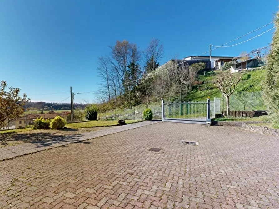 Immagine 38 di Villa in vendita  in Via Francesco Baracca 3 a Lozza