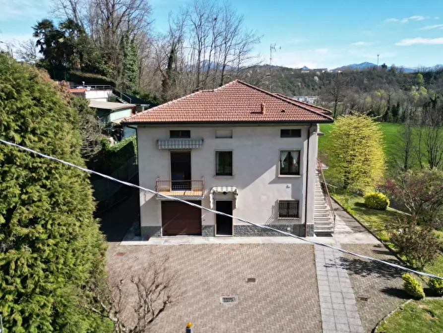 Immagine 2 di Villa in vendita  in Via Francesco Baracca 3 a Lozza