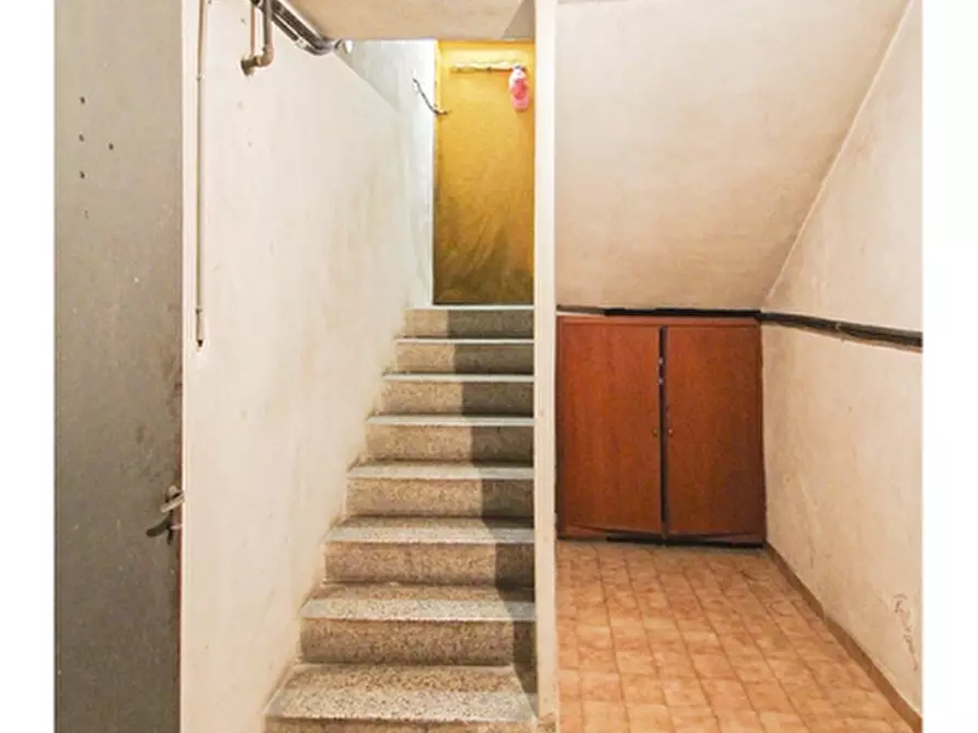 Immagine 27 di Villa in vendita  in Via Petrarca 1 a Albizzate