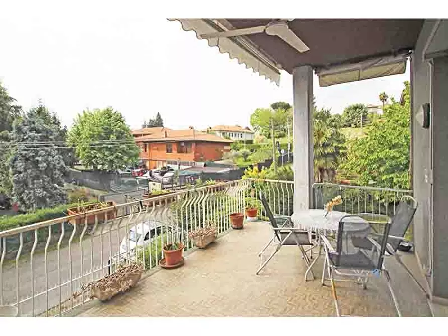 Immagine 17 di Villa in vendita  in Via Petrarca 1 a Albizzate