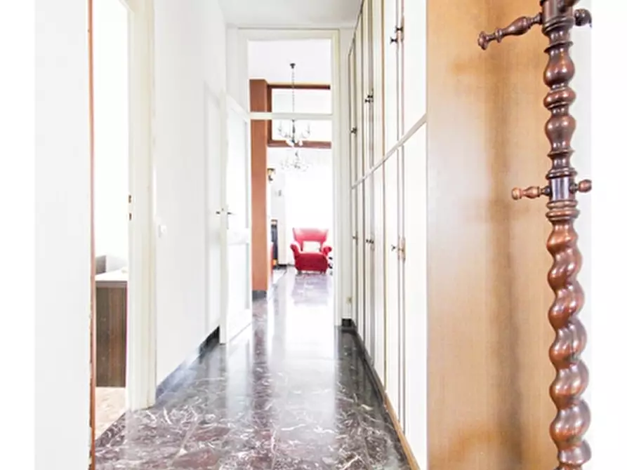 Immagine 10 di Villa in vendita  in Via Petrarca 1 a Albizzate