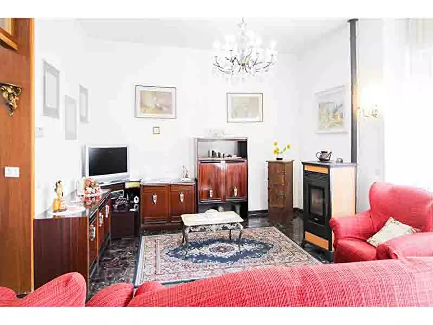 Immagine 8 di Villa in vendita  in Via Petrarca 1 a Albizzate