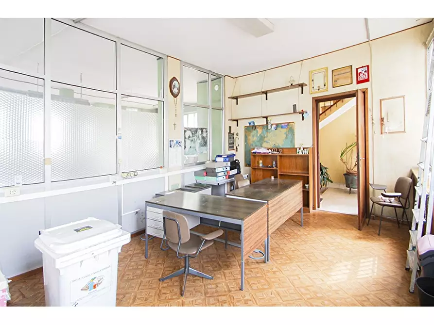 Immagine 24 di Villa in vendita  in Via Petrarca 1 a Albizzate