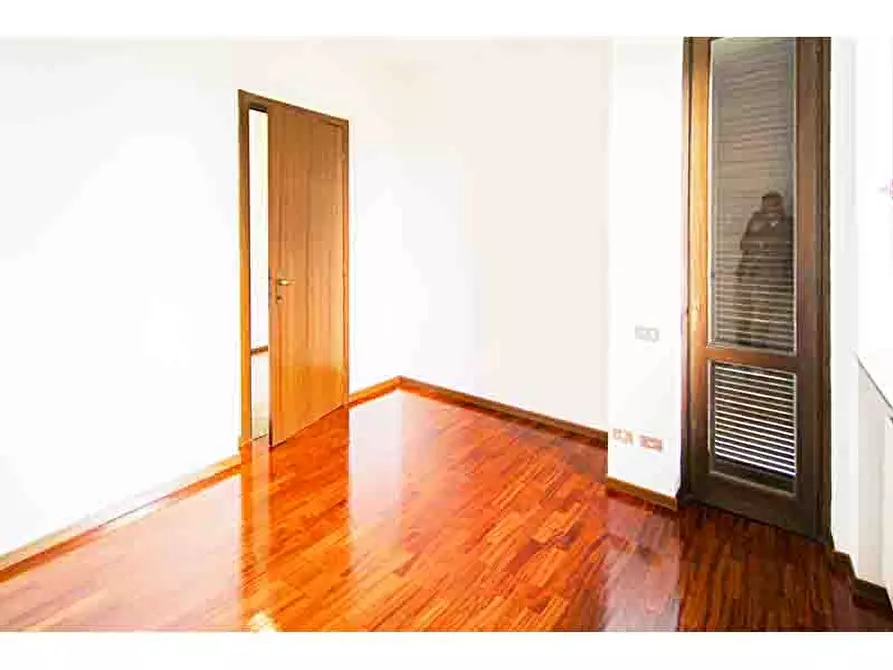 Immagine 8 di Appartamento in vendita  in Via Michelangelo Buonarroti 27 a Castiglione Olona
