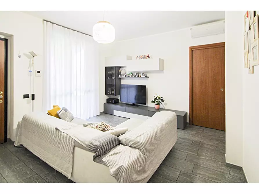 Immagine 5 di Appartamento in vendita  in Via Monte Rosa 4/E a Venegono Superiore