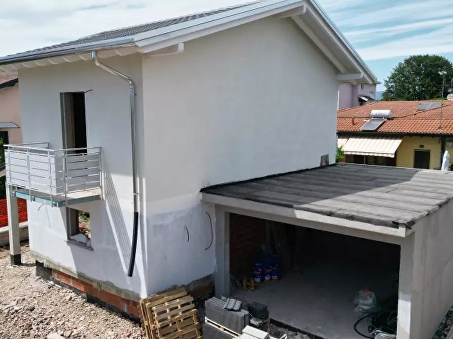 Immagine 2 di Villa in vendita  in Via Petrarca a Castiglione Olona
