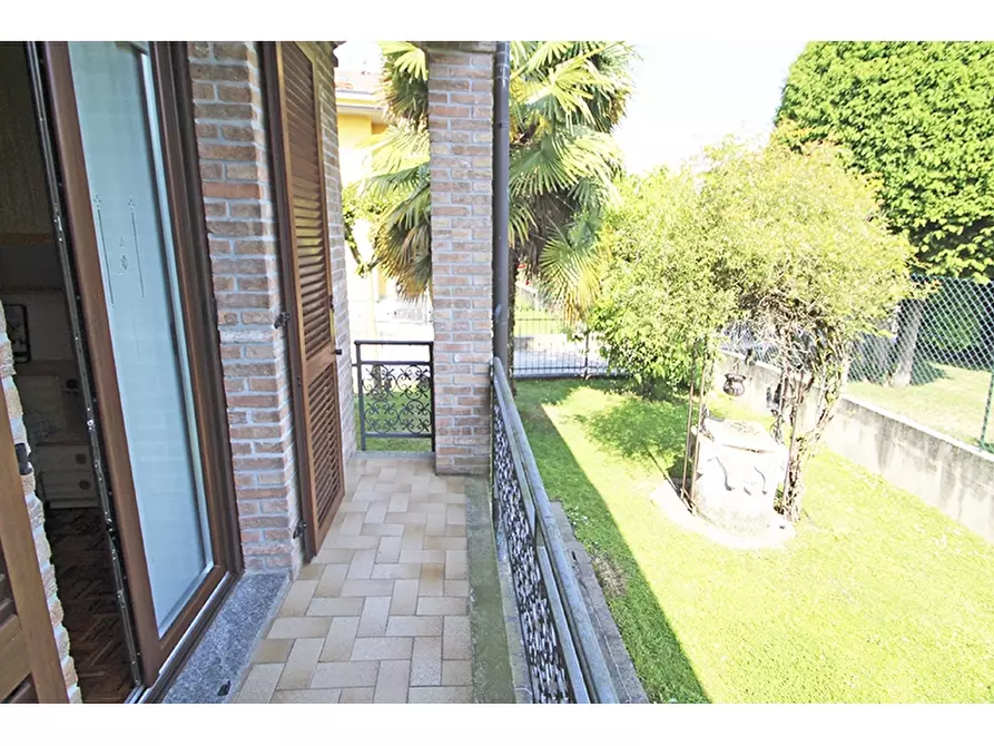Immagine 29 di Villa in vendita  in via Paolo Schiavo 49 a Castiglione Olona