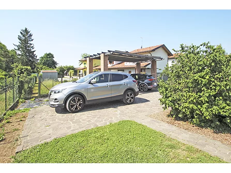 Immagine 34 di Villa in vendita  in via Paolo Schiavo 49 a Castiglione Olona