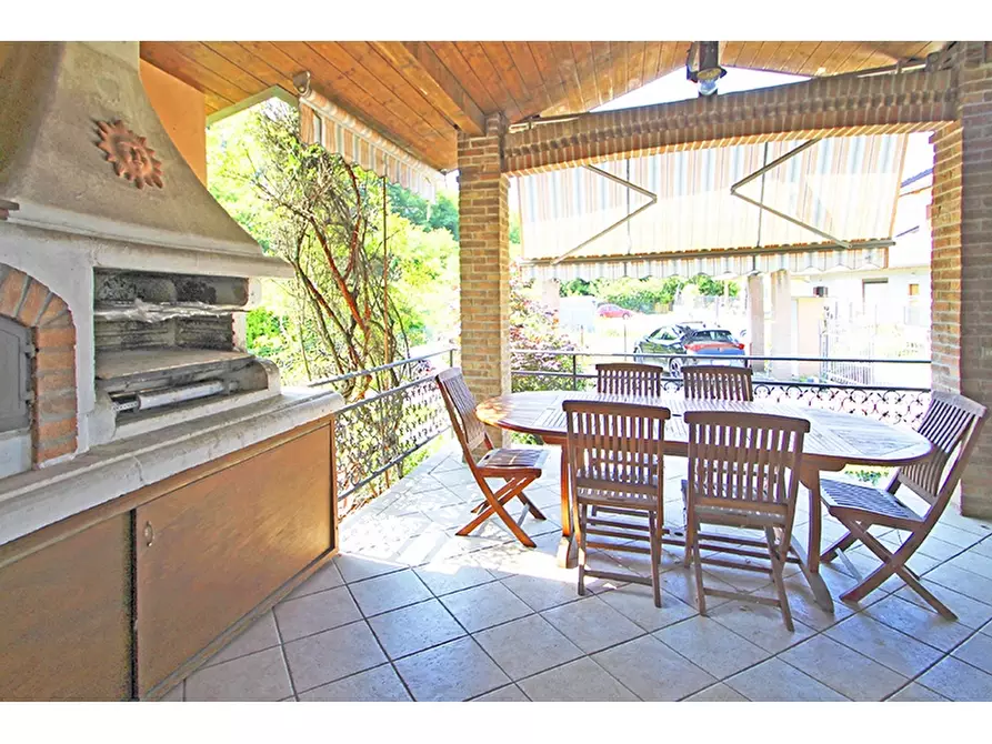 Immagine 3 di Villa in vendita  in via Paolo Schiavo 49 a Castiglione Olona