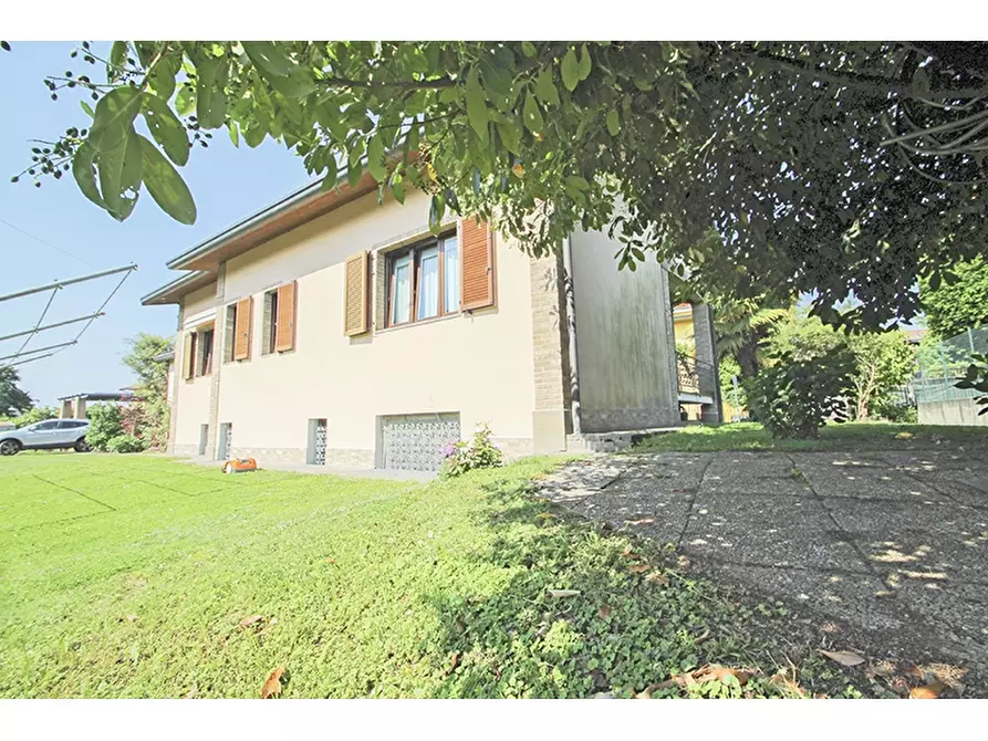 Immagine 33 di Villa in vendita  in via Paolo Schiavo 49 a Castiglione Olona