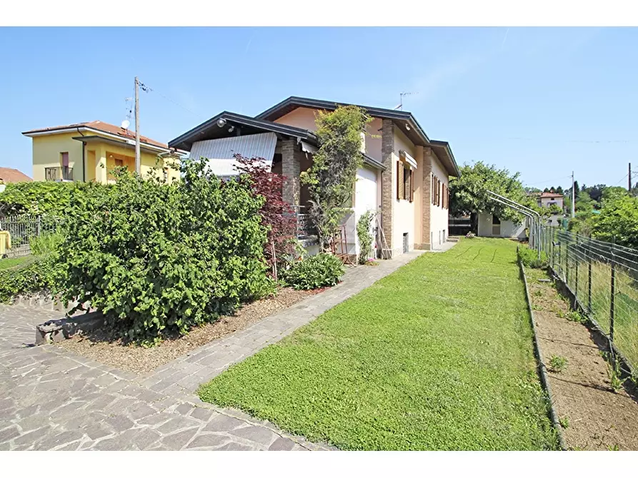 Immagine 36 di Villa in vendita  in via Paolo Schiavo 49 a Castiglione Olona