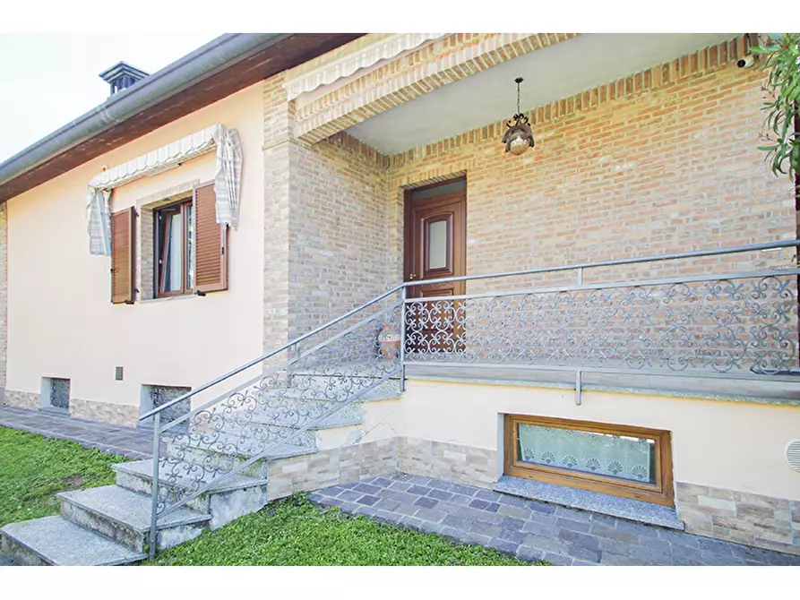Immagine 4 di Villa in vendita  in via Paolo Schiavo 49 a Castiglione Olona
