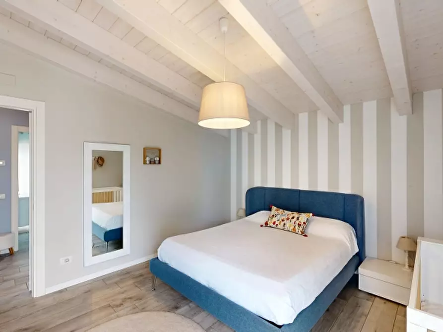 Immagine 13 di Villa in vendita  in Via Don Luigi Radaelli 50 a Caronno Varesino