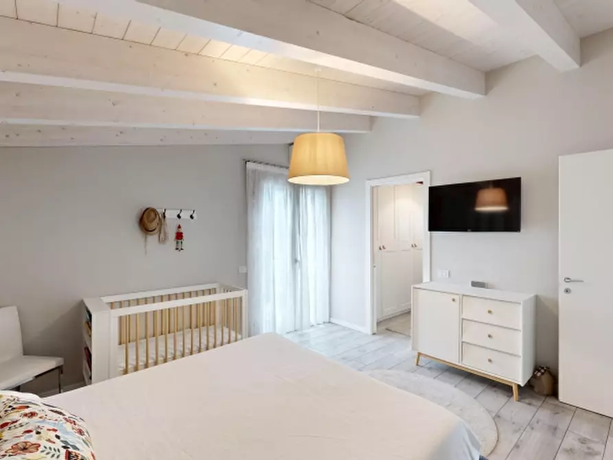Immagine 14 di Villa in vendita  in Via Don Luigi Radaelli 50 a Caronno Varesino