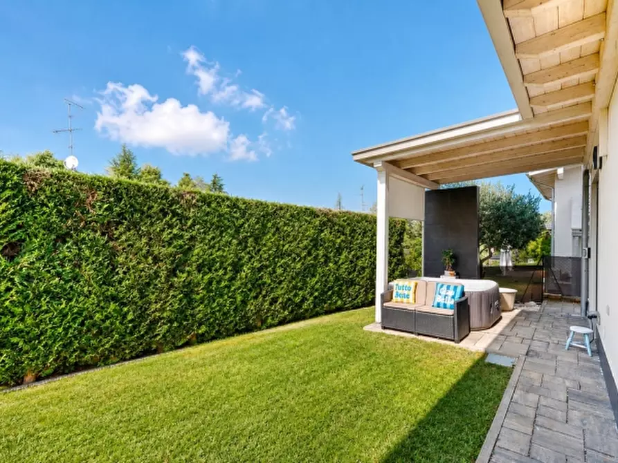 Immagine 26 di Villa in vendita  in Via Don Luigi Radaelli 50 a Caronno Varesino