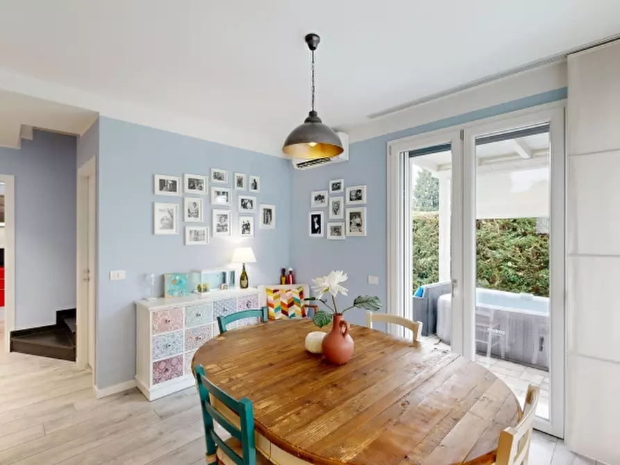 Immagine 5 di Villa in vendita  in Via Don Luigi Radaelli 50 a Caronno Varesino