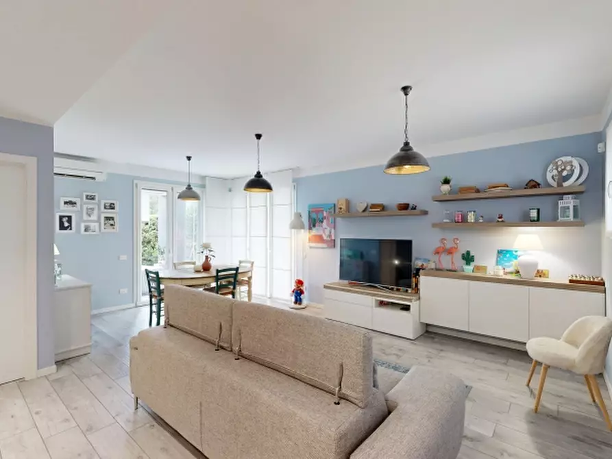 Immagine 7 di Villa in vendita  in Via Don Luigi Radaelli 50 a Caronno Varesino
