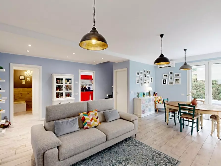 Immagine 4 di Villa in vendita  in Via Don Luigi Radaelli 50 a Caronno Varesino
