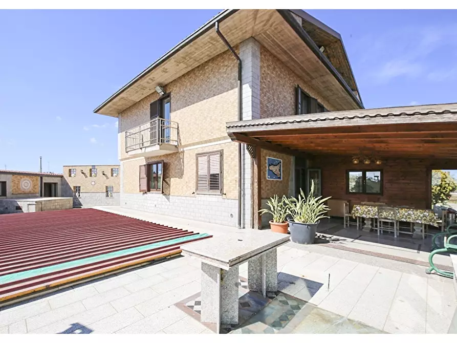 Immagine 1 di Villa in vendita  in Via Contrada Picinosi SNC a Nissoria