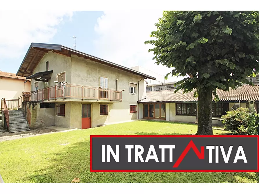Immagine 1 di Villa in vendita  in Via Del Bragello 4 a Vedano Olona