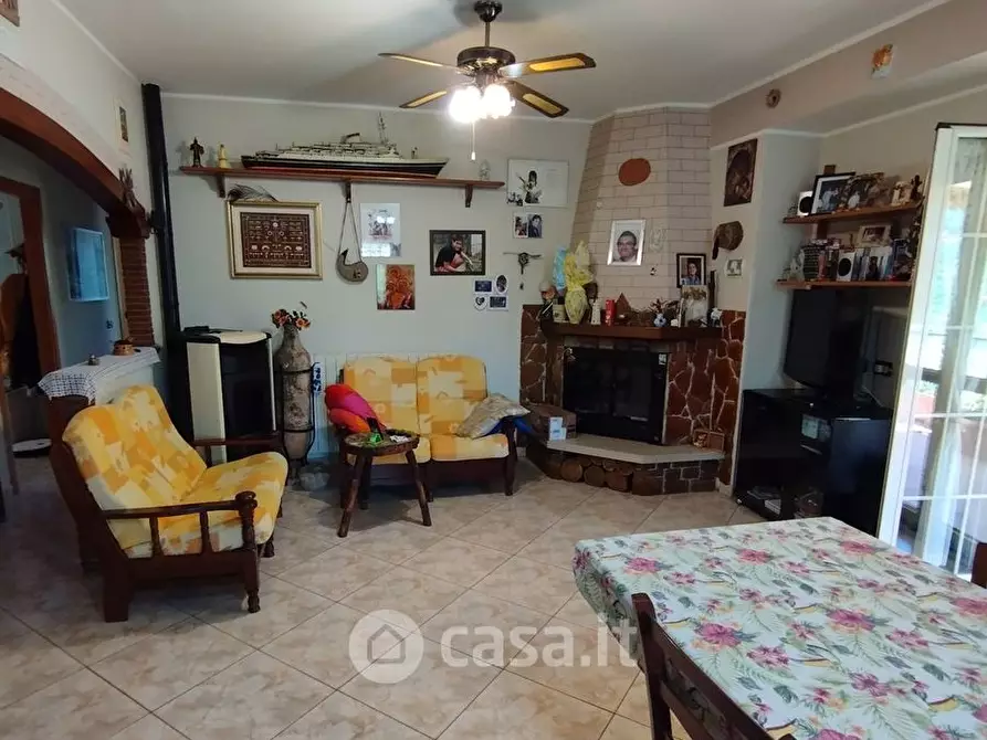 Immagine 3 di Casa indipendente in vendita  in SS7 21 a Itri