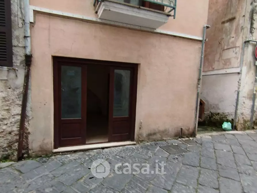 Immagine 1 di Garage in vendita  in Corso appio Claudio a Itri