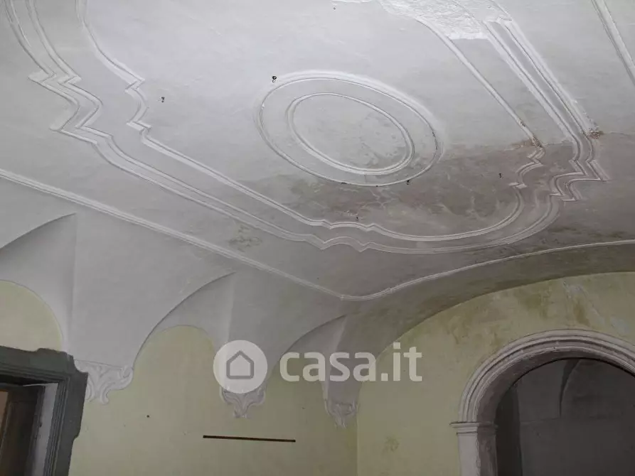 Immagine 1 di Palazzo in vendita  in Via straccio a Itri